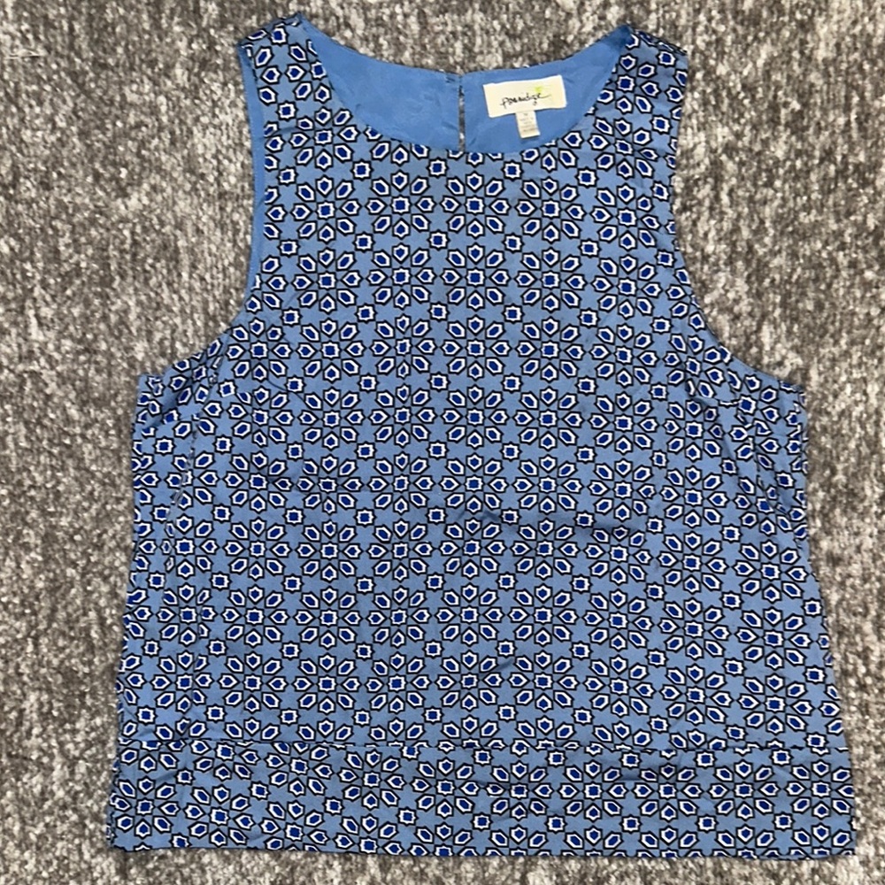 EUC sleeveless Blue tone geometric Patterned Women's Top size M